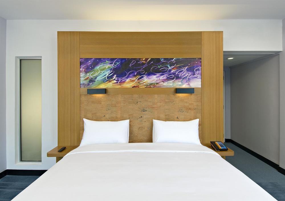 Готель Aloft Bengaluru Whitefield Екстер'єр фото