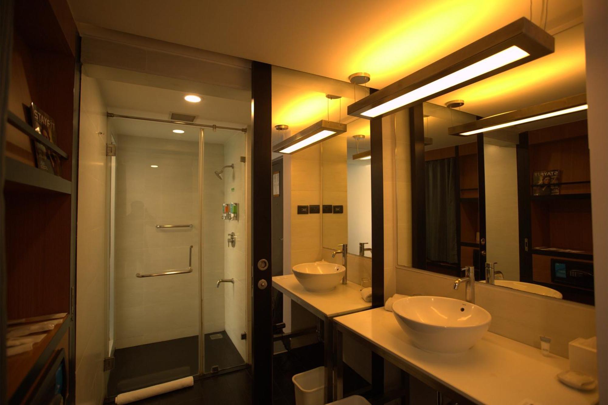 Готель Aloft Bengaluru Whitefield Екстер'єр фото