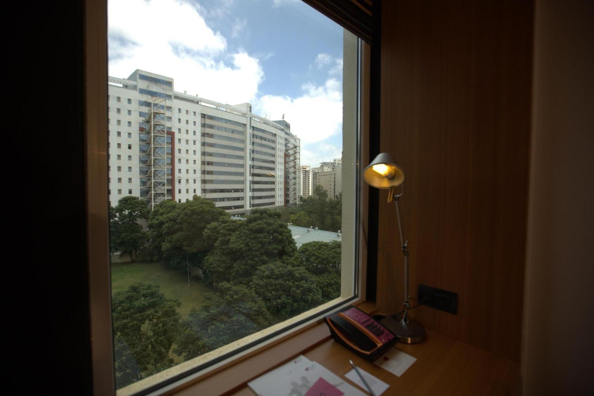 Готель Aloft Bengaluru Whitefield Екстер'єр фото