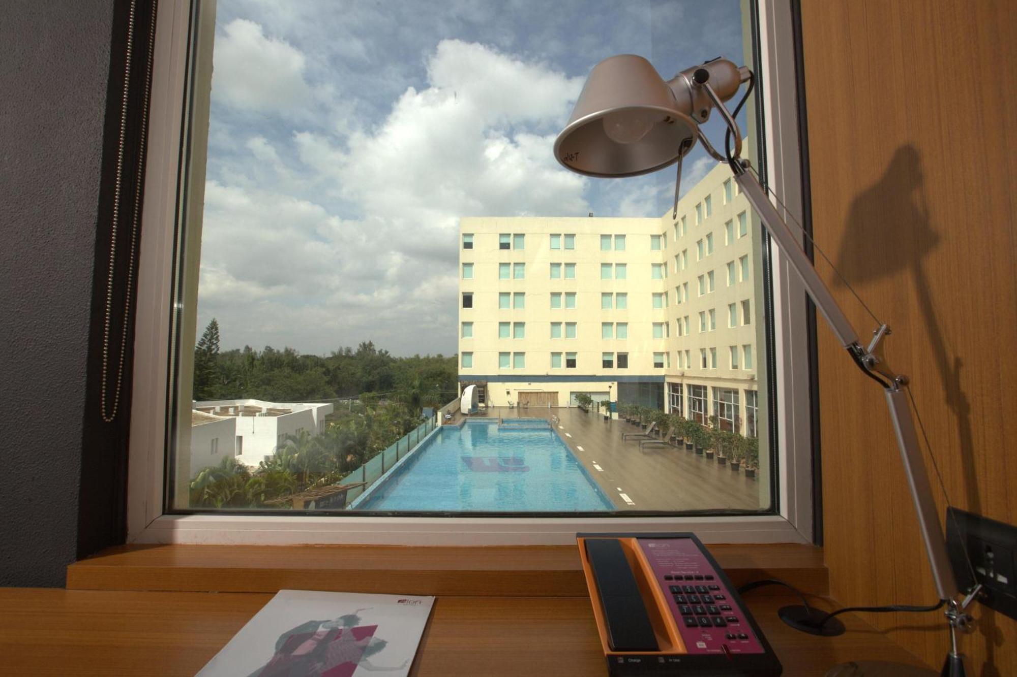Готель Aloft Bengaluru Whitefield Екстер'єр фото